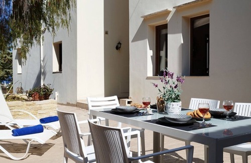 Gerani Casa | "DELIANS LUXURY VILLA" 600 μετρα από την παραλία.ιδιωτική θερμαινόμενη πισίνα!