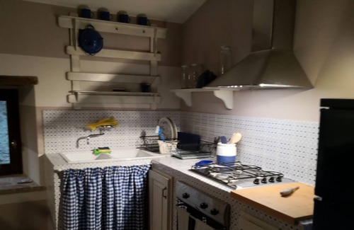 San Romano in Garfagnana Apartamento | Delightful two-room apartment in the historic center of a charming Garfagnana village.