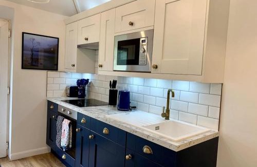 Halvergate Casa | Delightful 1 bed, 1 bath Norfolk Broads Guesthouse