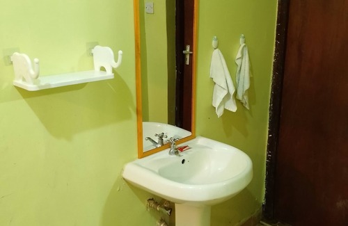 Naivasha Cabina | Delightful 1-bedroom lodge in Naivasha town along Moi south Lake,