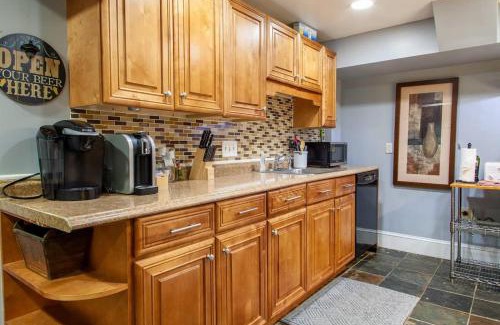 Near Northeast Casa | Delightful 1-BR Accommodations Nearby METRO