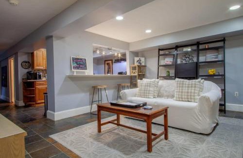 Near Northeast Casa | Delightful 1-BR Accommodations Nearby METRO