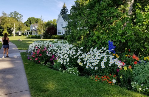 Harbor Springs Cabaña | Delightful 11-bedroom cottage on the water in Harbor Springs....