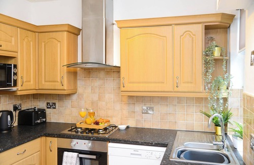 Barnsley Casa | Delightful 2 bed town centre house, sleeps 4