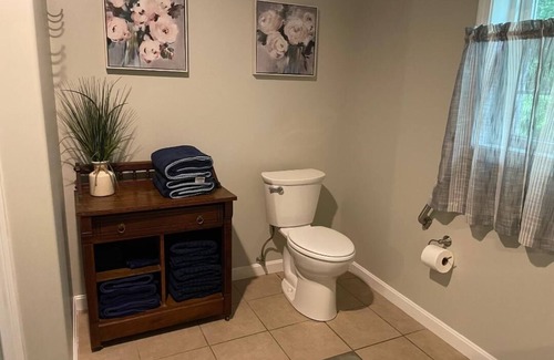 Eastbrook Casa | Delightful 2-bedroom house with AC in Eastbrook