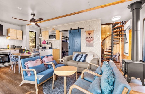 Hartley Otro | Delightful 3-4 BR 2Bath Container Home with views