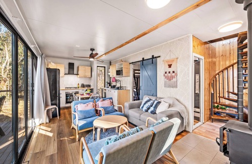 Hartley Otro | Delightful 3-4 BR 2Bath Container Home with views