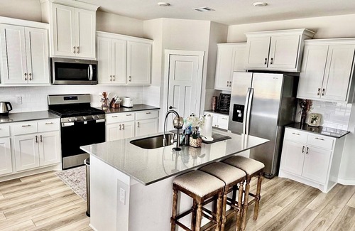 Wellborn Casa | Delightful 3-bedroom house with ping pong table, air hockey, dart board and more
