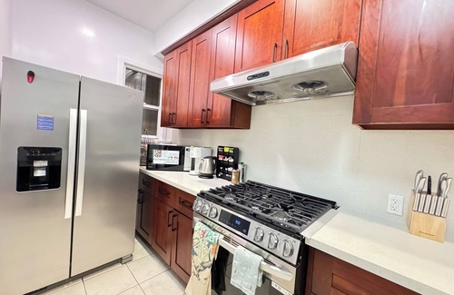Nob Hill Casa | Delightful 3-bedroom 1.5 bath house in San Francisco