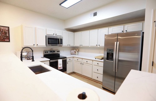 Starkville Condominio | Delightful 3-bedroom condo within walking distance to Campus!