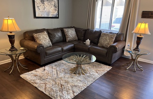 Dalton Condominio | Delightful 3 BR Condo Centrally Located. Perfect for Extended Stays