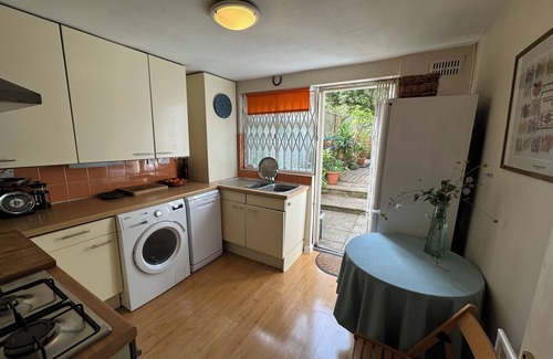 Tollington Apartamento | Delightful 3BD Family Home w Garden, Finsbury Park