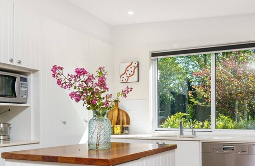 Pialligo Apartamento | Delightful 3BR Escape | 9 mins to War Memorial