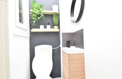 Nepszinhaz negyed Apartamento | Delightful 4 bedroom apartment with AC in Budapest