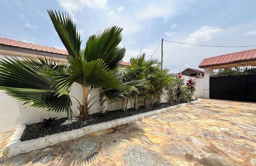 Santeo Casa | Delightful 4-bedroom house in Accra with WiFi