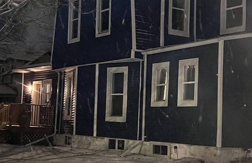 Bay City Apartamento | Delightful apt w/ AC near historic Midland St district