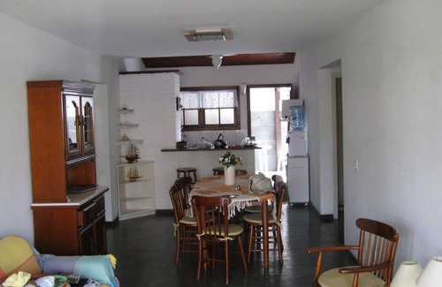 Praia Rasa Condominio | Encantadora casa de playa en cond w / piscina sauna campo de fútbol 300ms playa
