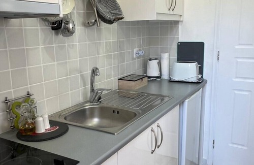 Frourion Apartamento | DELIGHTFUL BOUTIQUE STUDIOS con comentarios de 5 estrellas ¡UBICACIÓN PERFECTA