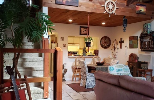 Columbiad Plaza Casa | Delightful Cape Canaveral Townhome