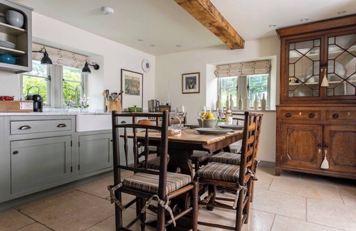 South Wraxall Casa | Delightful Cottage Retreat