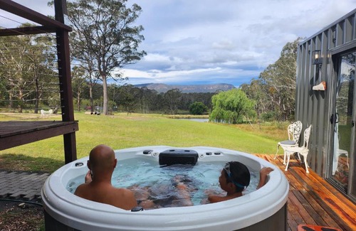 Hartley Casa | Delightful Container House with Views