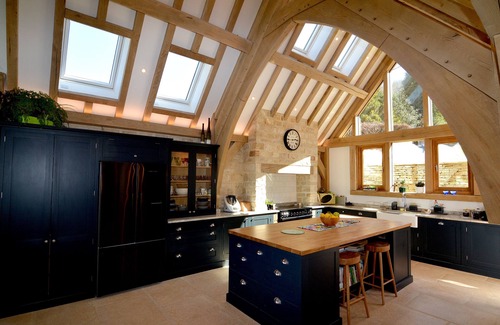 Stroud Cabaña | Delightful Cotswold cottage in gorgeous village with superb panoramic views