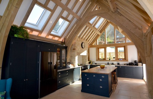 Stroud Cabaña | Delightful Cotswold cottage in gorgeous village with superb panoramic views