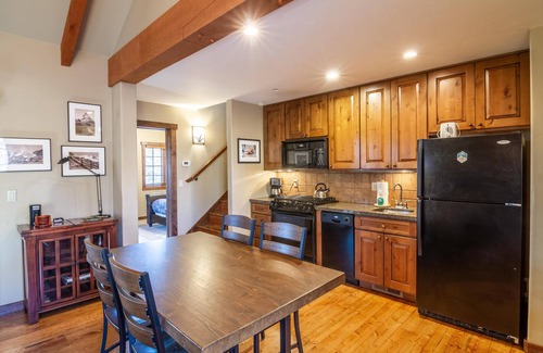 Tamarack Cabaña | Cabin In The Woods at Tamarack Resort