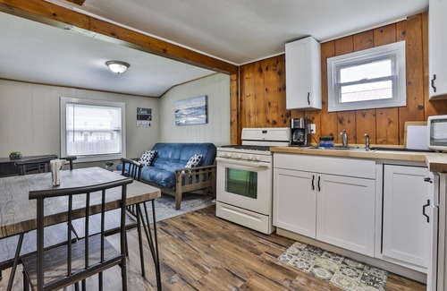 Weirs Beach Cabaña | Delightful Cozy Cottage in Laconia
