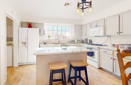 Yuma Casa | Delightful dog-friendly retreat with pool, yard, patio, & games - near golf