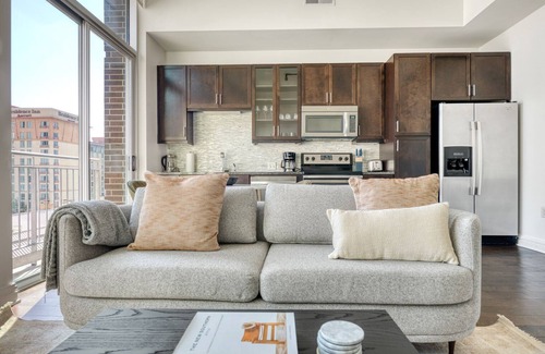 Waller Creek District Apartamento | Delightful Downtown 1BR w/ Pool, Doorman & Gym, nr River, by Blueground
