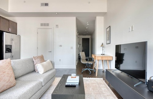 Waller Creek District Apartamento | Delightful Downtown 1BR w/ Pool, Doorman & Gym, nr River, by Blueground