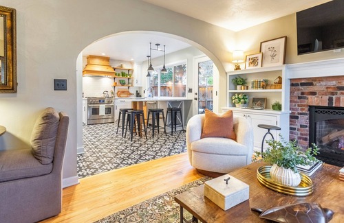 Newberg Casa | Delightful Downtown Retreat in the Willamette Wine Country