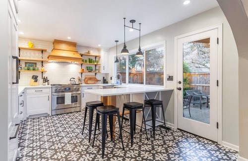 Newberg Casa | Delightful Downtown Retreat in the Willamette Wine Country