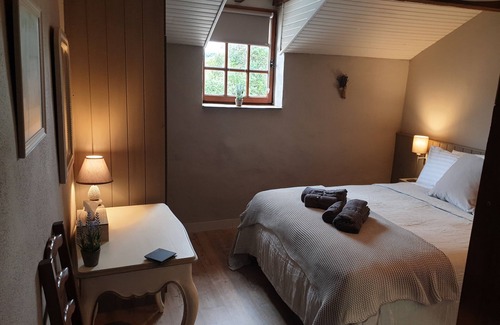 Villeneuve-de-Duras Otro | Delightful stone farmhouse in vineyard with private pool and 3 en suite bedrooms