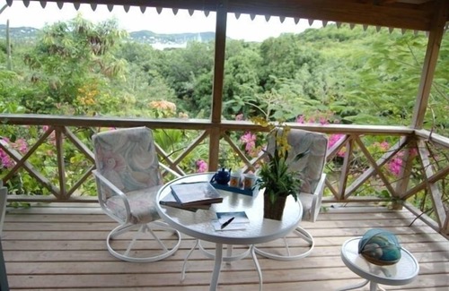 Falmouth Harbour Apartamento | Encantador escondite en el jardín con hermosas vistas sobre la bahía