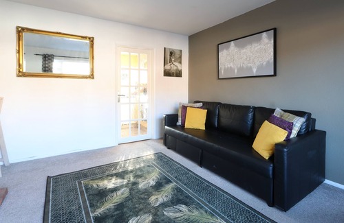 Ipswich Casa | Delightful Ipswich 4-bed Catering Parking WiFi Garden