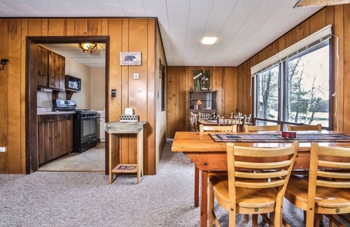 St Germain Casa | Delightful lakeside cottage on Little Saint Germain with private dock and sandy