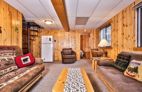 St Germain Casa | Delightful lakeside cottage on Little Saint Germain with private dock and sandy