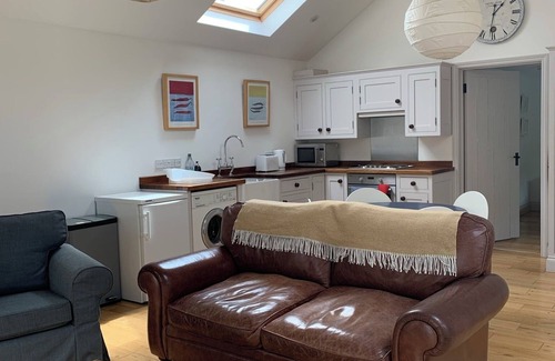 Aldborough Casa | Delightful Norfolk countryside barn with free parking & WiFi, dog friendly too