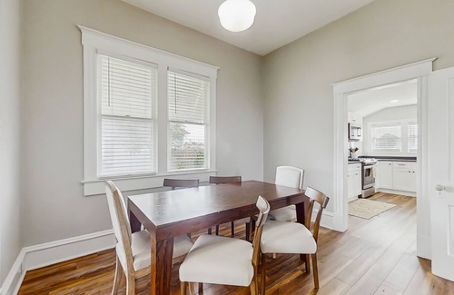 Rogers Casa | Delightful Rogers getaway w/ full kitchen, dog-friendly yard, Wifi, AC & W/D
