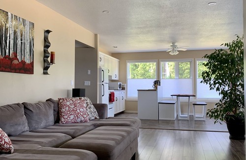 Central Okanagan Casa | Suite encantadora con vistas al lago.