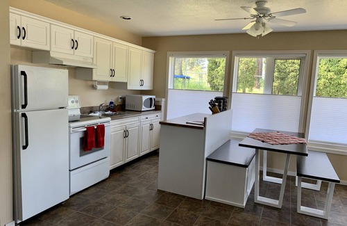 Central Okanagan Casa | Suite encantadora con vistas al lago.