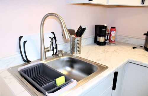 Northeast Anchorage Apartamento | Delightfully Modern Studio/Tiny House 💠 D《Car rental Avlble》