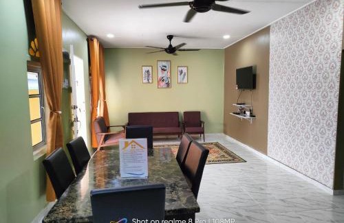 Kampung Ru Lima Complejo | Delisha Homestay Private Pool