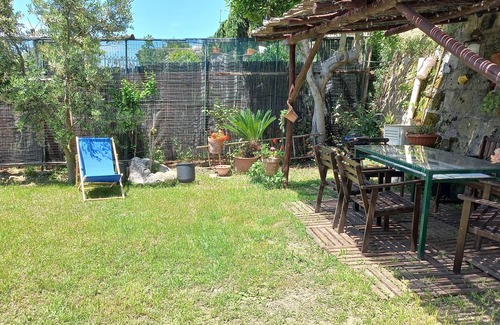 Termini Casa | Delizia Caprese vacation home in Massa Lubrense with garden and Capri view