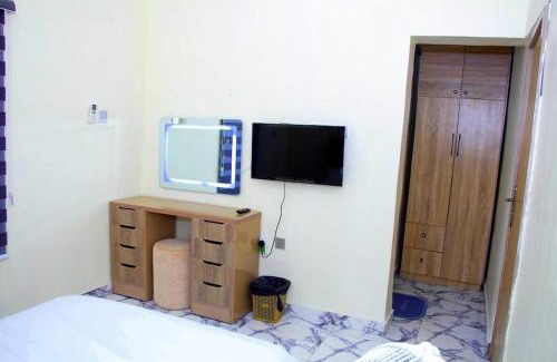 Lagos Apartamento | Delkiks Four-Bedroom Haven.