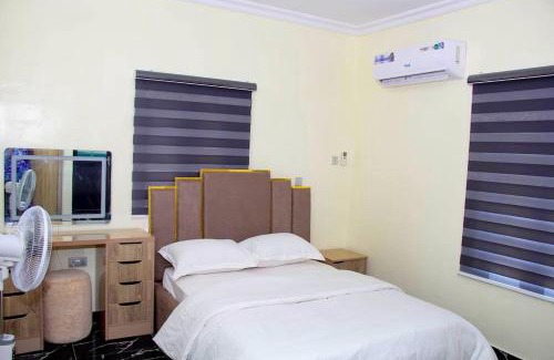 Lagos Apartamento | Delkiks Four-Bedroom Haven.