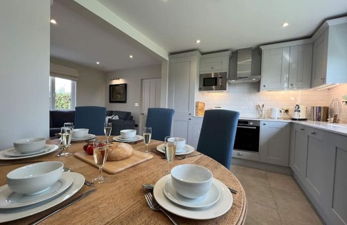 Ipswich Casa | Dell View - Charming & Cosy