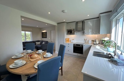 Ipswich Casa | Dell View - Charming & Cosy